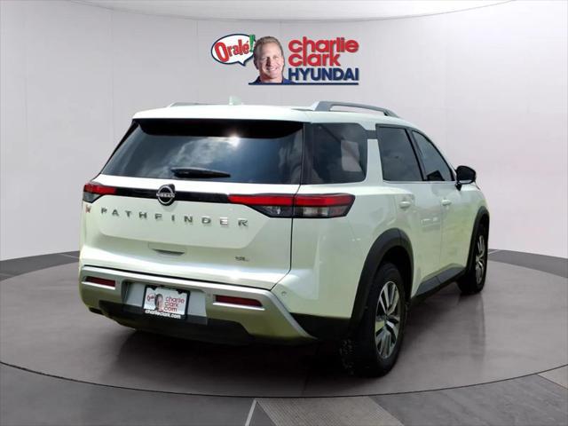 2023 Nissan Pathfinder SL FWD