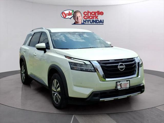 2023 Nissan Pathfinder SL FWD