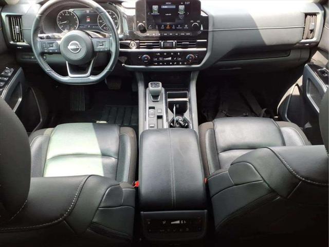 2023 Nissan Pathfinder SL FWD