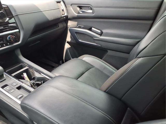 2023 Nissan Pathfinder SL FWD