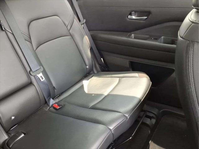 2023 Nissan Pathfinder SL FWD