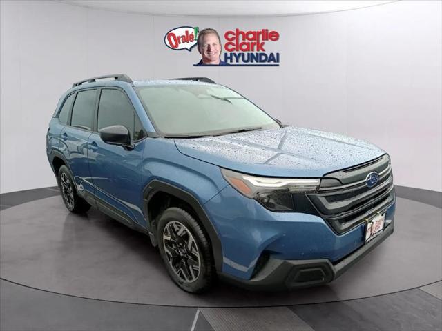 2025 Subaru Forester Base