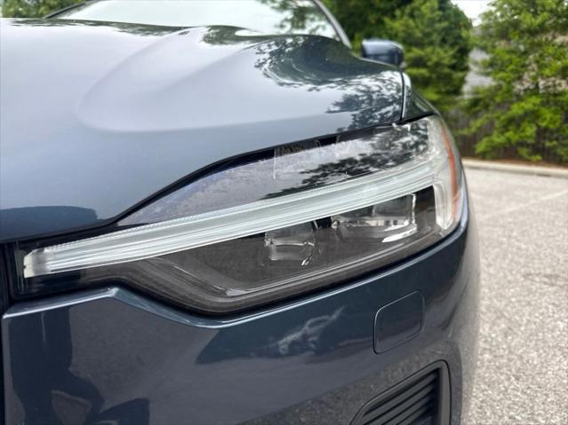 2022 Volvo XC60 B5 Momentum