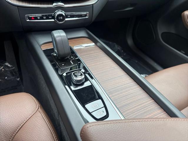 2022 Volvo XC60 B5 Momentum