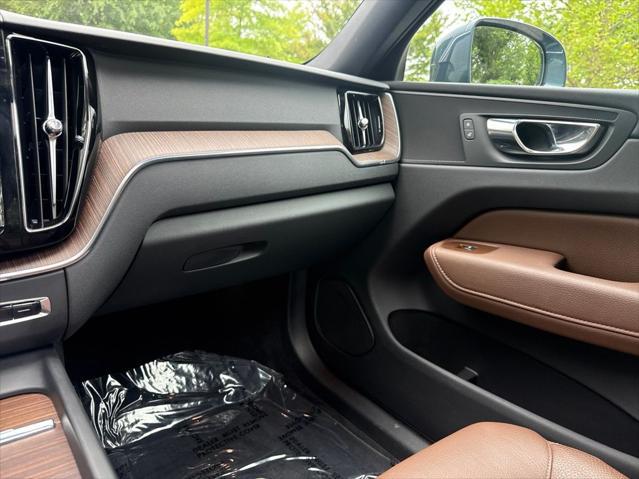 2022 Volvo XC60 B5 Momentum