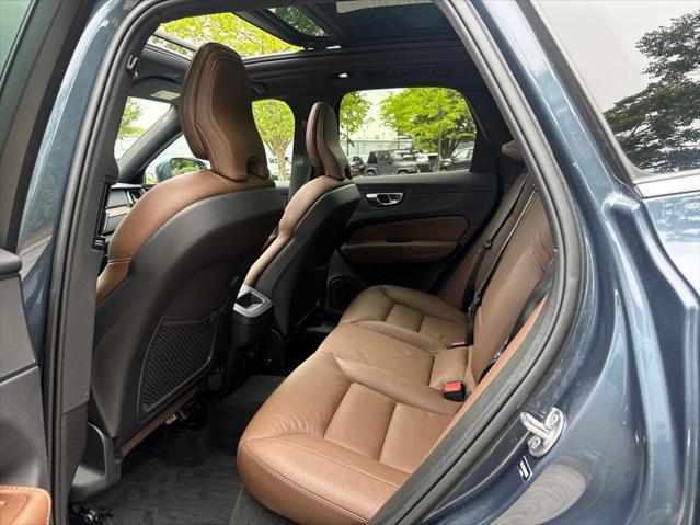 2022 Volvo XC60 B5 Momentum