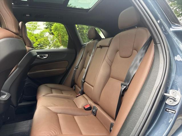 2022 Volvo XC60 B5 Momentum