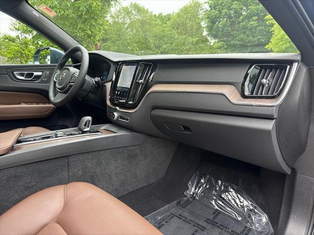 2022 Volvo XC60 B5 Momentum