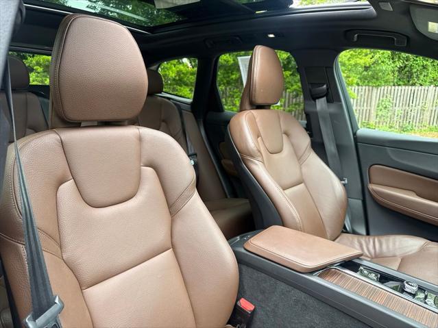 2022 Volvo XC60 B5 Momentum