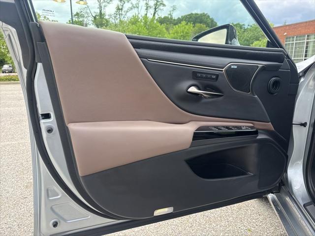2025 Lexus ES 350 Ultra Luxury