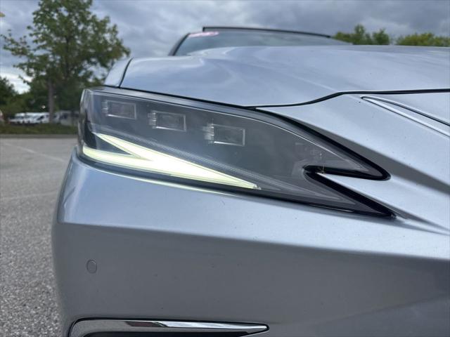 2025 Lexus ES 350 Ultra Luxury