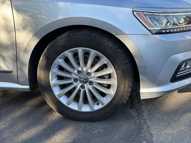 2017 Volkswagen Passat 1.8T SE