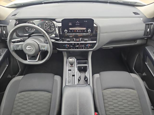 2025 Nissan Pathfinder SV FWD