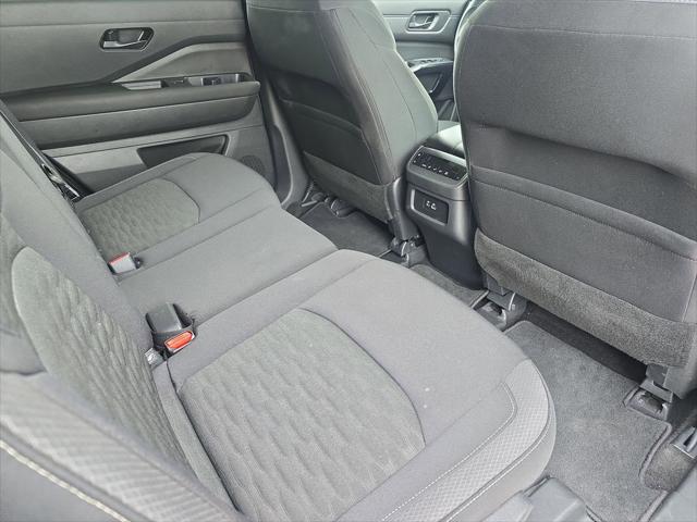 2025 Nissan Pathfinder SV FWD