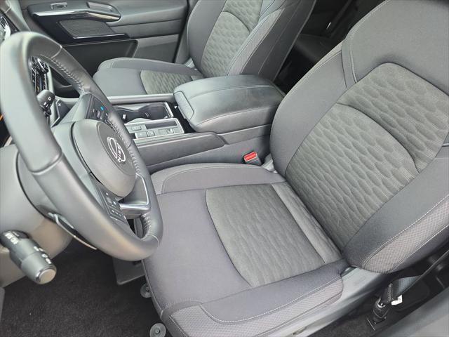 2025 Nissan Pathfinder SV FWD