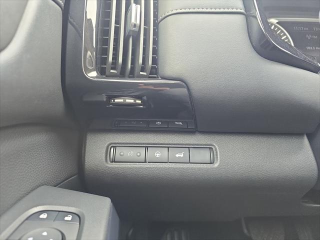 2025 Nissan Pathfinder SV FWD