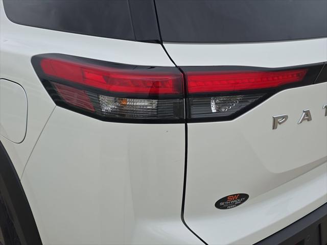 2025 Nissan Pathfinder SV FWD