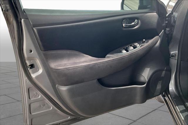 2016 Nissan LEAF SV