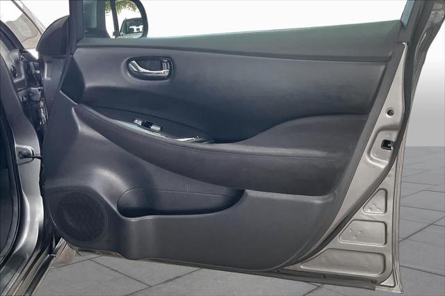 2016 Nissan LEAF SV