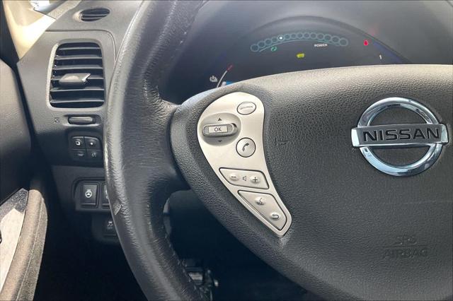 2016 Nissan LEAF SV