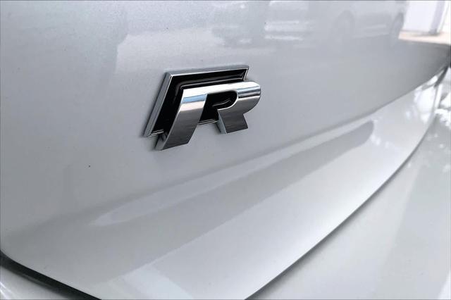 2018 Volkswagen Golf R 2.0T w/DCC & Navigation