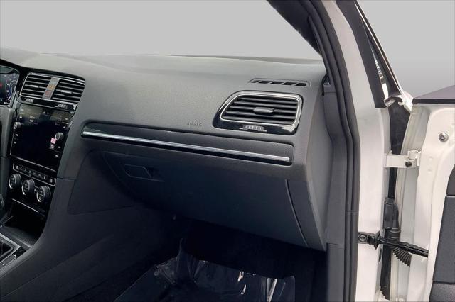 2018 Volkswagen Golf R 2.0T w/DCC & Navigation
