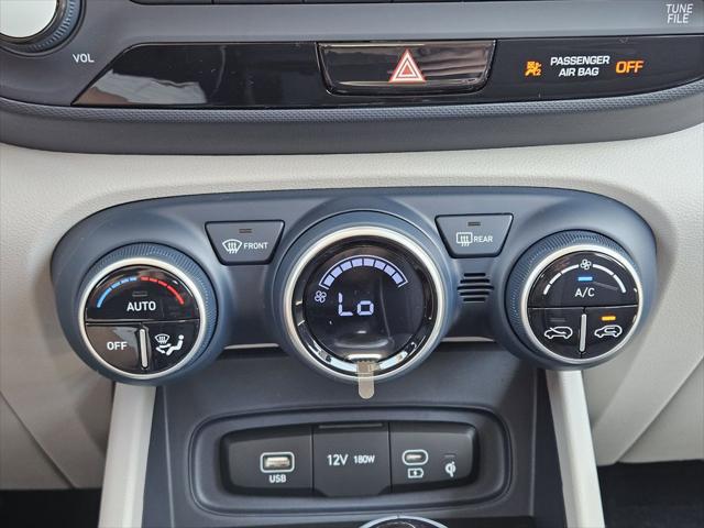 2026 Hyundai Venue SEL w/Two-Tone Roof