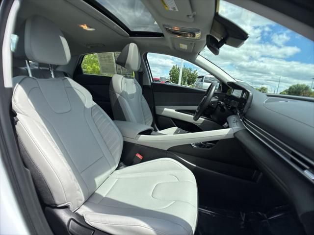 2025 Hyundai Elantra Hybrid Limited