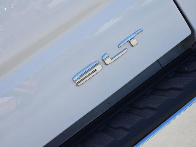 2025 GMC Sierra 1500 4WD Crew Cab Short Box SLT