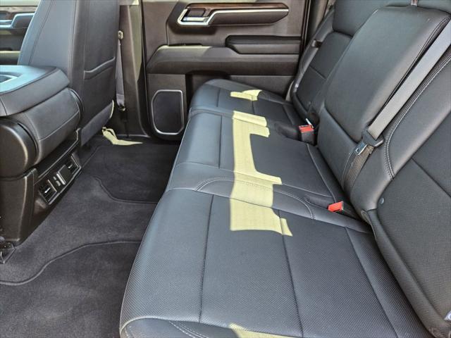 2025 GMC Sierra 1500 4WD Crew Cab Short Box SLT