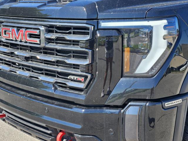 2024 GMC Sierra 2500HD 4WD Crew Cab Standard Bed AT4