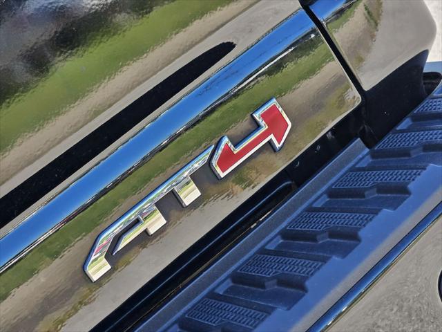 2024 GMC Sierra 2500HD 4WD Crew Cab Standard Bed AT4