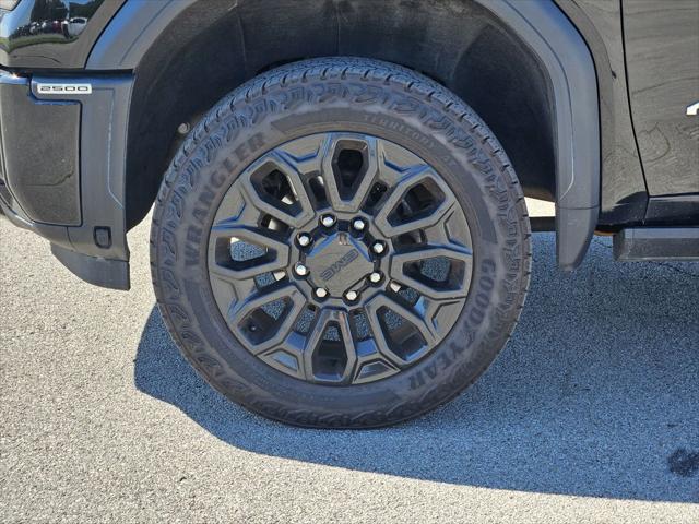 2024 GMC Sierra 2500HD 4WD Crew Cab Standard Bed AT4