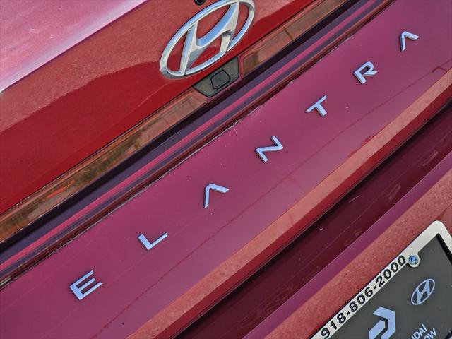 2023 Hyundai Elantra Hybrid Limited