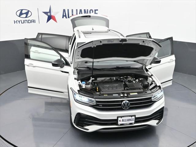 2022 Volkswagen Tiguan 2.0T SE R-Line Black
