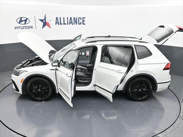 2022 Volkswagen Tiguan 2.0T SE R-Line Black
