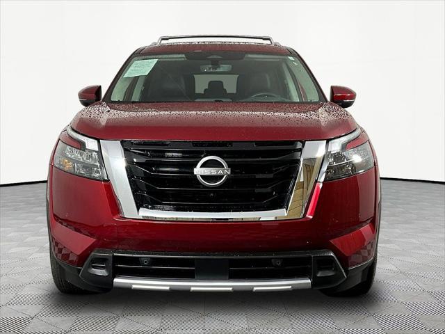 2025 Nissan Pathfinder Platinum FWD