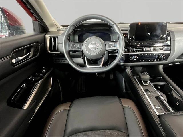 2025 Nissan Pathfinder Platinum FWD