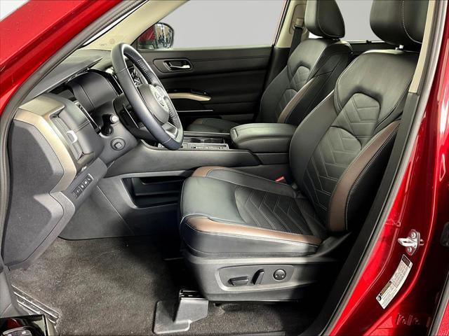 2025 Nissan Pathfinder Platinum FWD