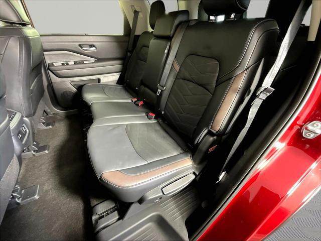 2025 Nissan Pathfinder Platinum FWD