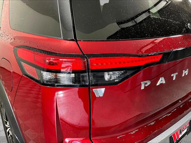 2025 Nissan Pathfinder Platinum FWD