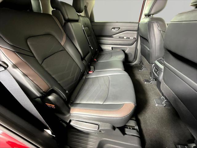 2025 Nissan Pathfinder Platinum FWD