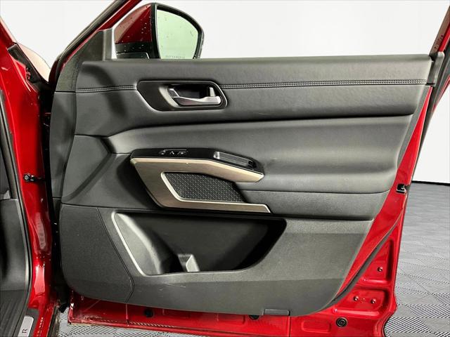 2025 Nissan Pathfinder Platinum FWD