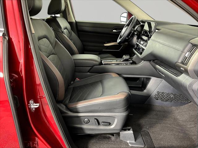 2025 Nissan Pathfinder Platinum FWD