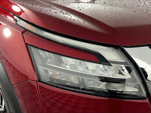 2025 Nissan Pathfinder Platinum FWD
