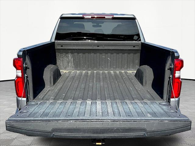 2022 Chevrolet Silverado 1500 4WD Crew Cab Short Bed Custom