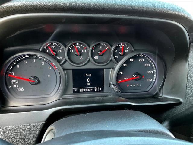 2022 Chevrolet Silverado 1500 4WD Crew Cab Short Bed Custom