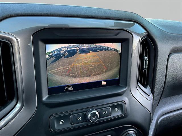 2022 Chevrolet Silverado 1500 4WD Crew Cab Short Bed Custom