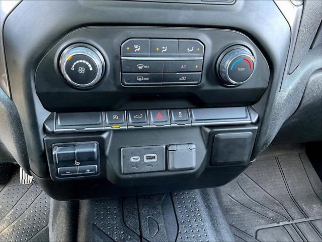 2022 Chevrolet Silverado 1500 4WD Crew Cab Short Bed Custom