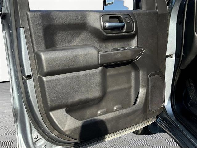 2022 Chevrolet Silverado 1500 4WD Crew Cab Short Bed Custom